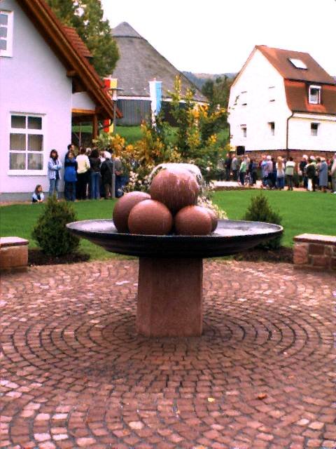 Dorfplatzeinweihung -vergrößern Dorfplatzeinweihung - vergrößern